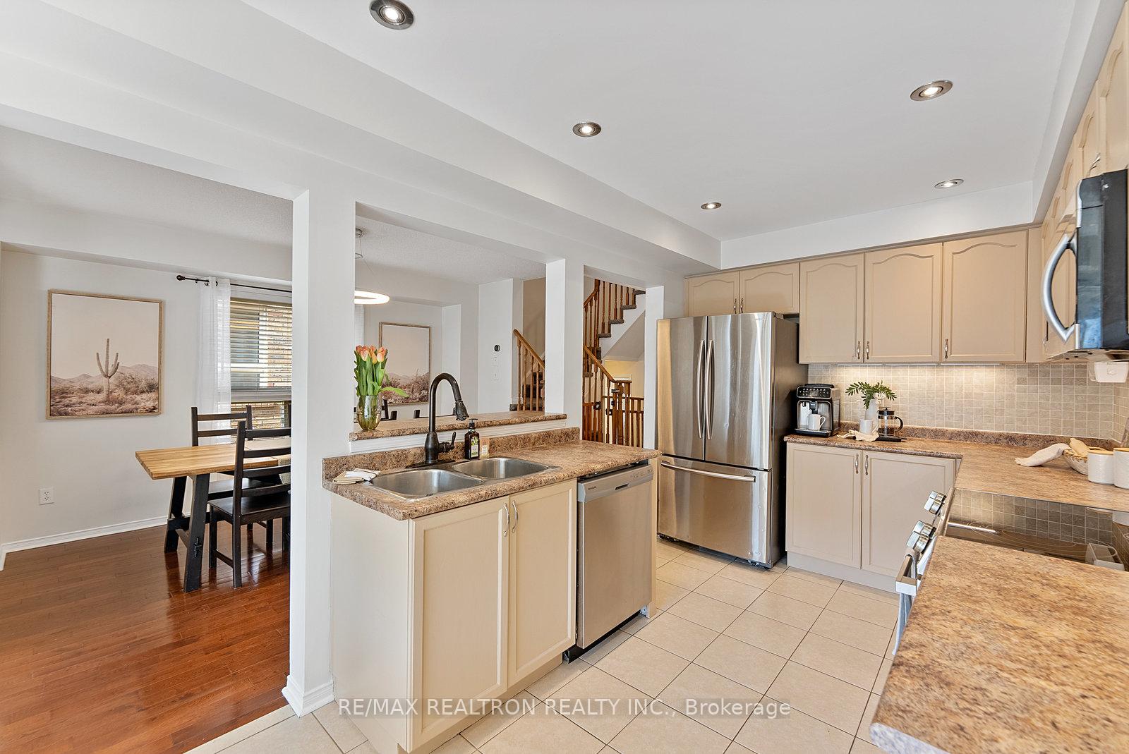 Photo 16 of 947 Fetchison Drive, Oshawa, Taunton — HOMEH
