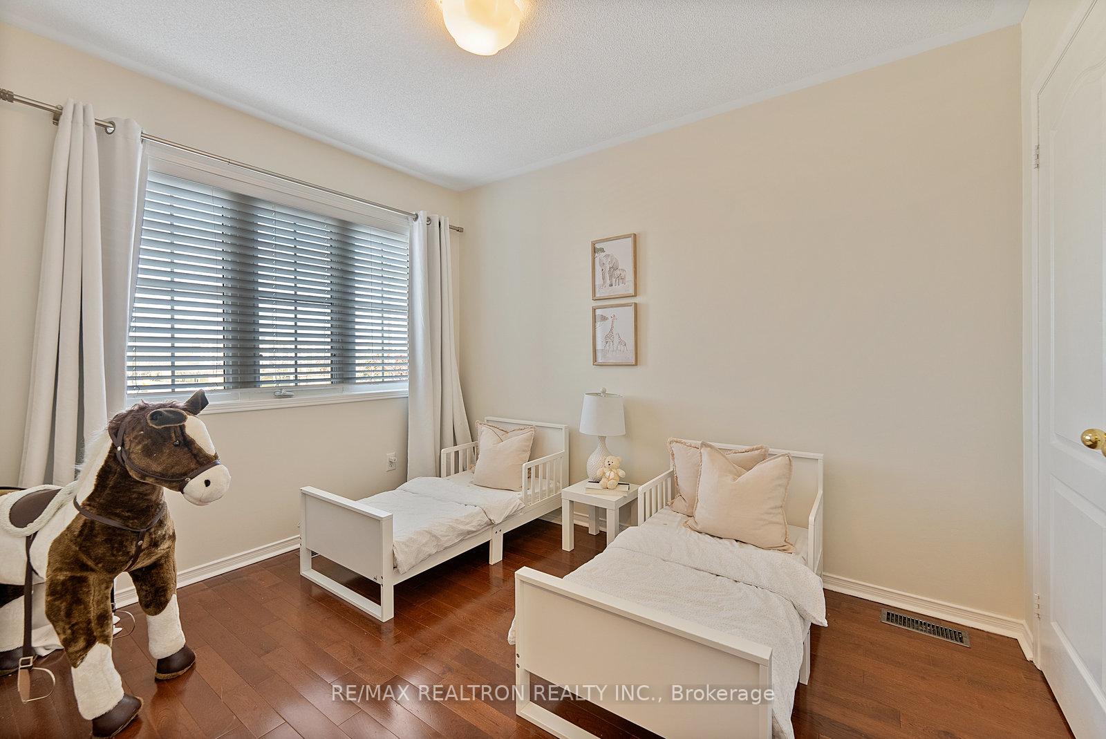 Photo 29 of 947 Fetchison Drive, Oshawa, Taunton — HOMEH
