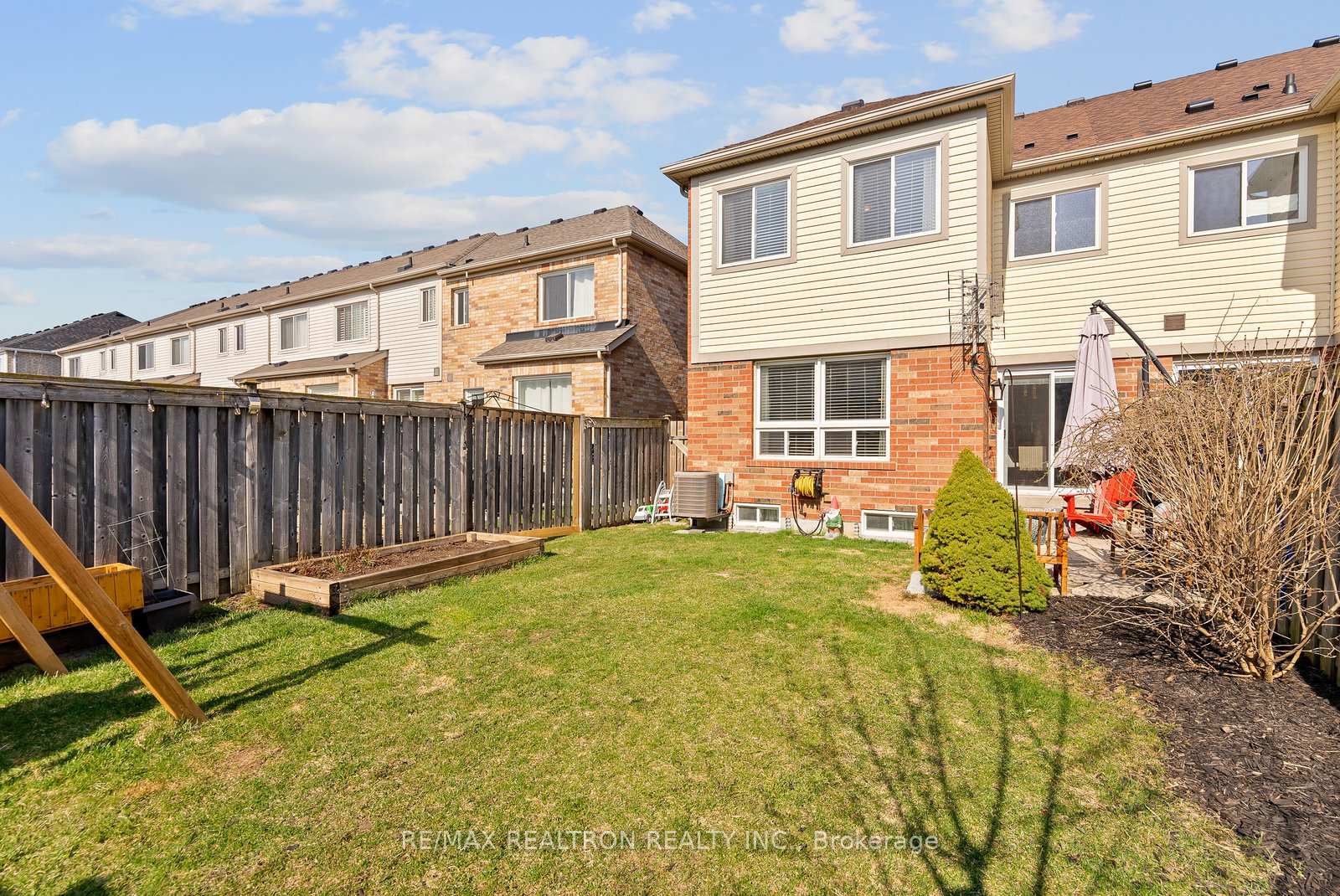 Photo 42 of 947 Fetchison Drive, Oshawa, Taunton — HOMEH