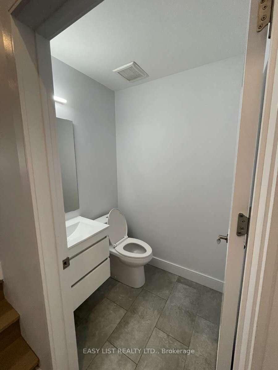 Photo 8 of Unit A, 844 Maplewood Avenue, Ottawa, Queensway Terrace North — HOMEH