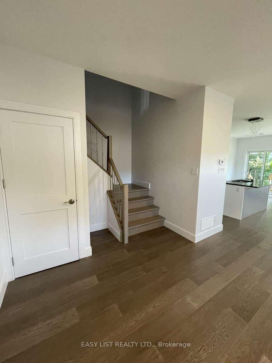 Photo 10 of Unit A, 844 Maplewood Avenue, Ottawa, Queensway Terrace North — HOMEH