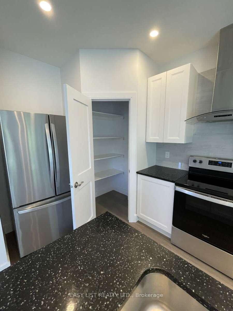 Photo 13 of Unit A, 844 Maplewood Avenue, Ottawa, Queensway Terrace North — HOMEH