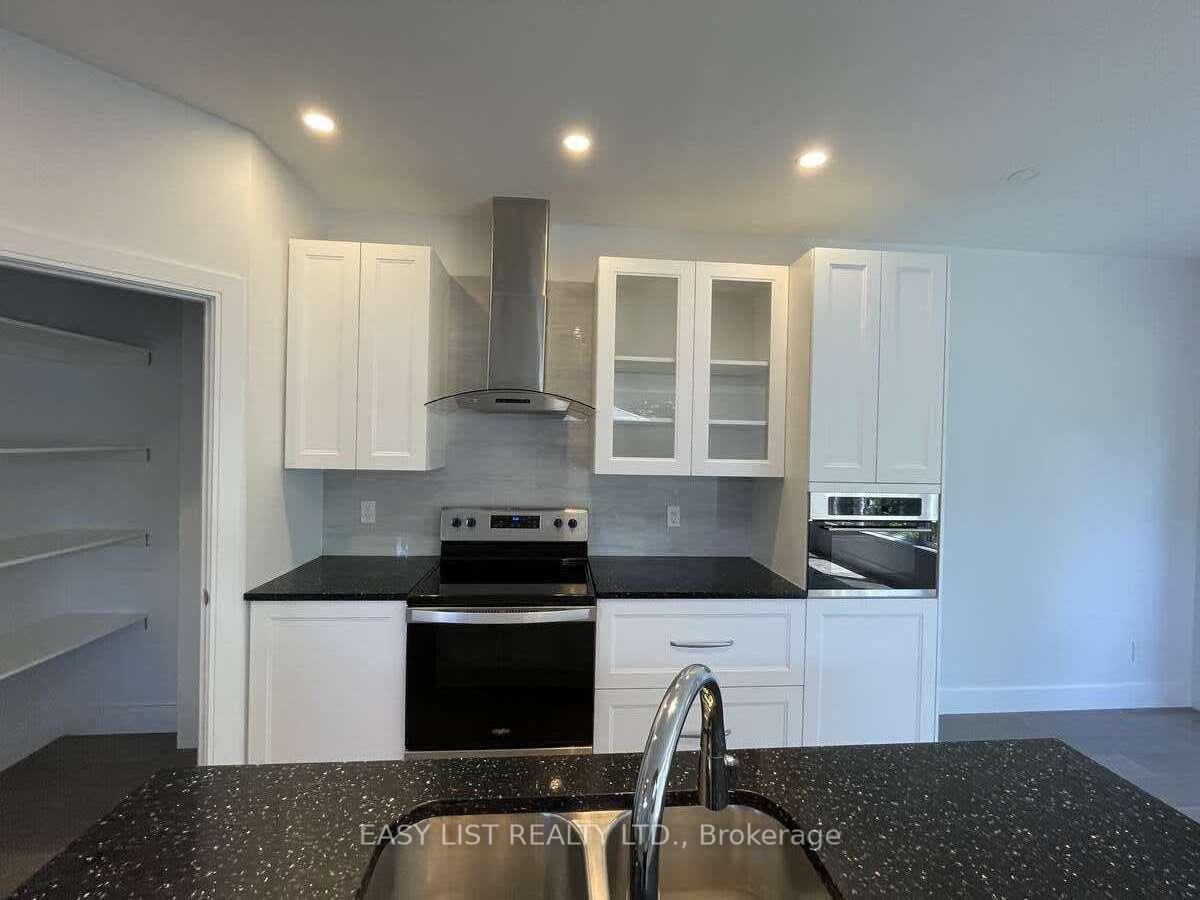 Photo 14 of Unit A, 844 Maplewood Avenue, Ottawa, Queensway Terrace North — HOMEH