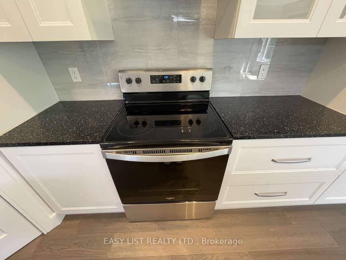 Photo 16 of Unit A, 844 Maplewood Avenue, Ottawa, Queensway Terrace North — HOMEH