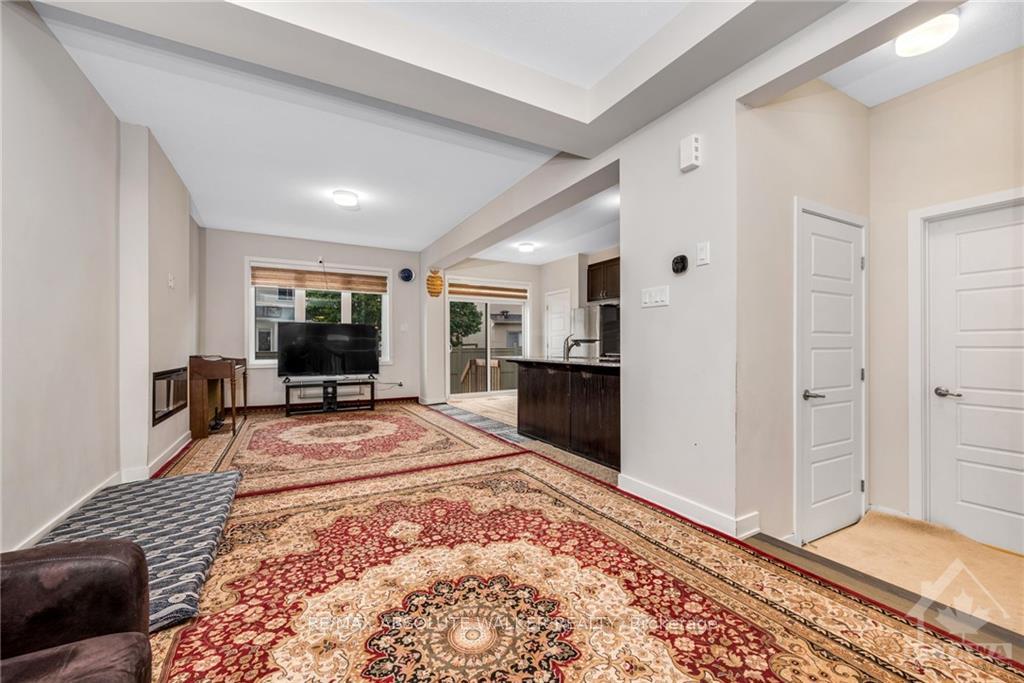 Photo 3 of 2190 Winsome Terrace, Ottawa, Fallingbrook/Gardenway South — HOMEH