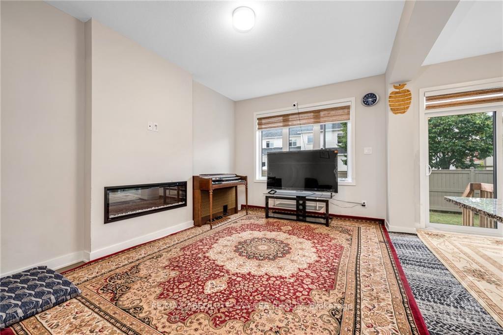 Photo 5 of 2190 Winsome Terrace, Ottawa, Fallingbrook/Gardenway South — HOMEH