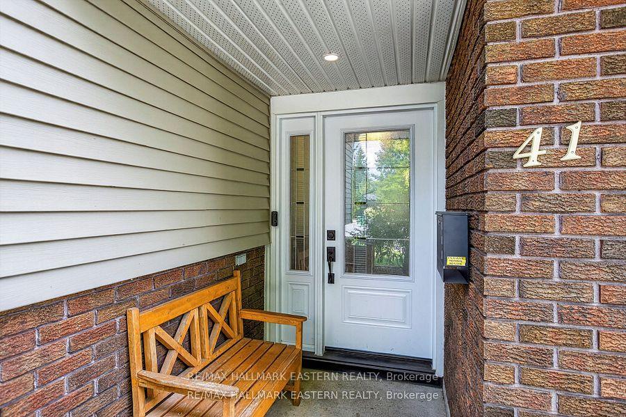 Photo 3 of 41 Parkview Drive, Peterborough, Northcrest Ward 5 — HOMEH