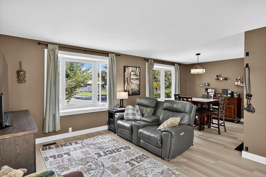 Photo 7 of 41 Parkview Drive, Peterborough, Northcrest Ward 5 — HOMEH