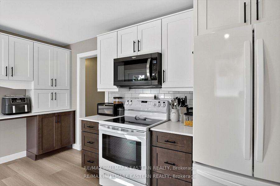 Photo 15 of 41 Parkview Drive, Peterborough, Northcrest Ward 5 — HOMEH
