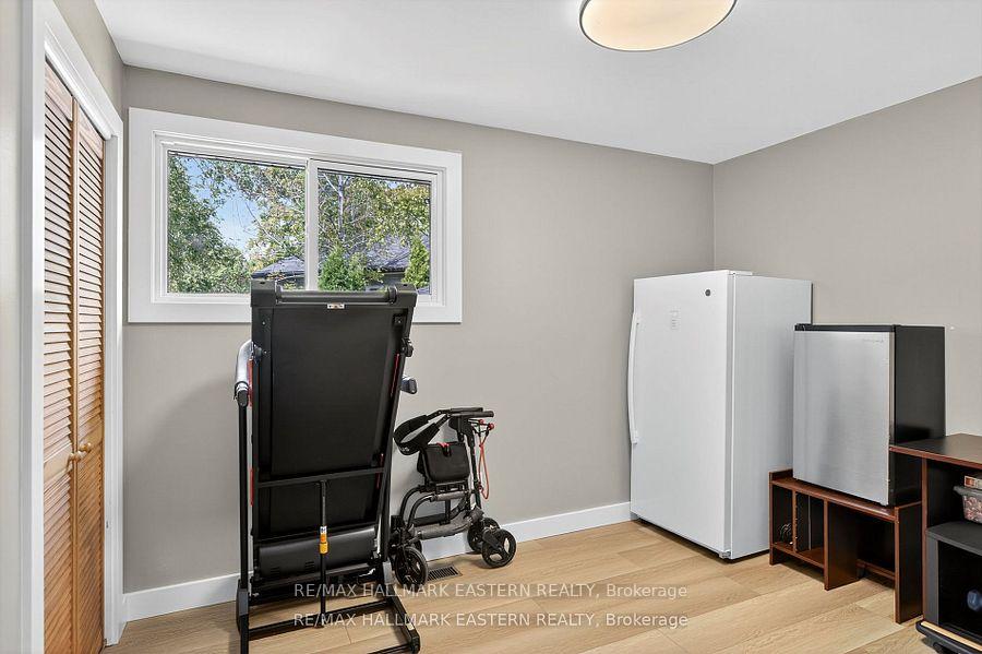Photo 17 of 41 Parkview Drive, Peterborough, Northcrest Ward 5 — HOMEH