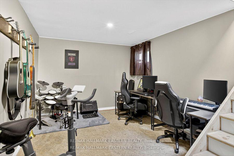 Photo 21 of 41 Parkview Drive, Peterborough, Northcrest Ward 5 — HOMEH