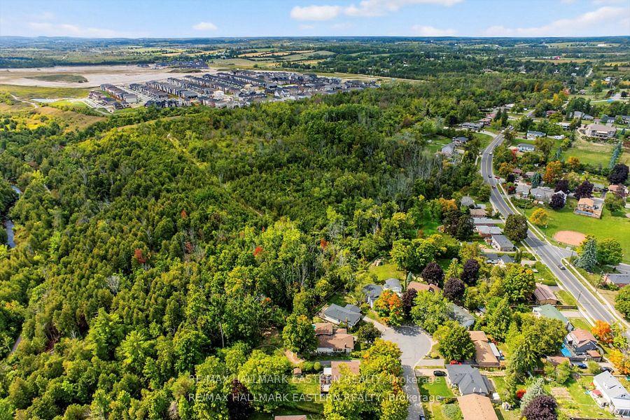Photo 39 of 41 Parkview Drive, Peterborough, Northcrest Ward 5 — HOMEH