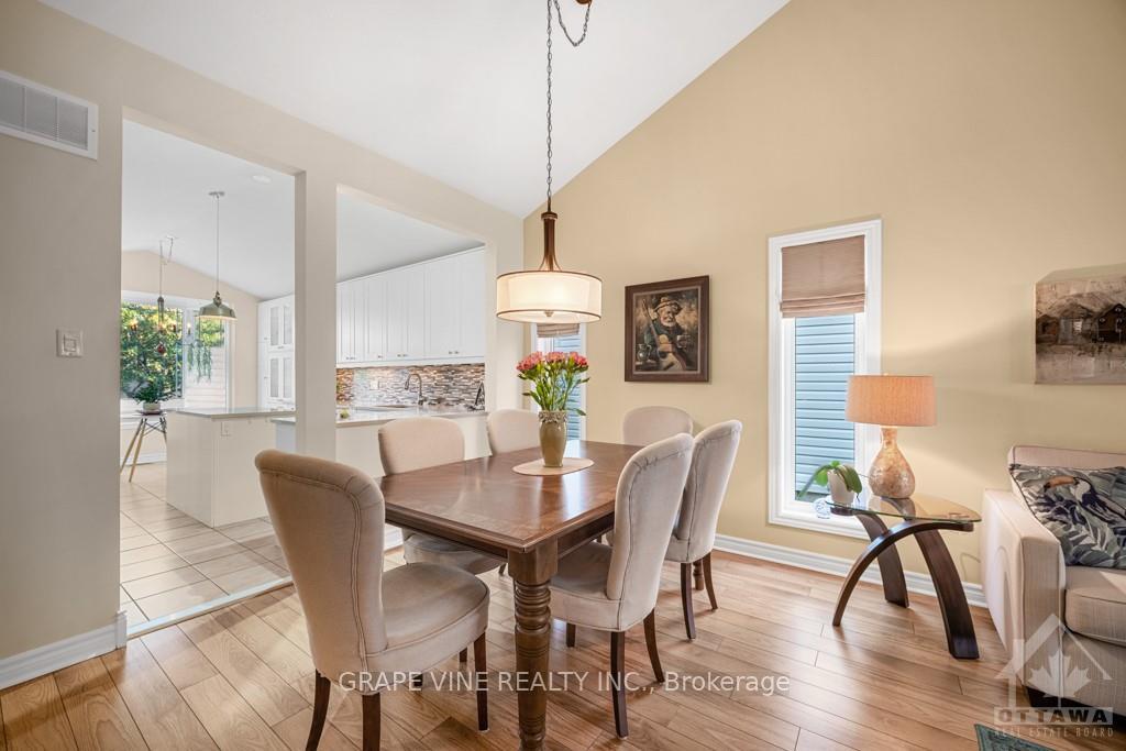 Photo 4 of 331 Nestleton Street, Ottawa, Avalon East — HOMEH
