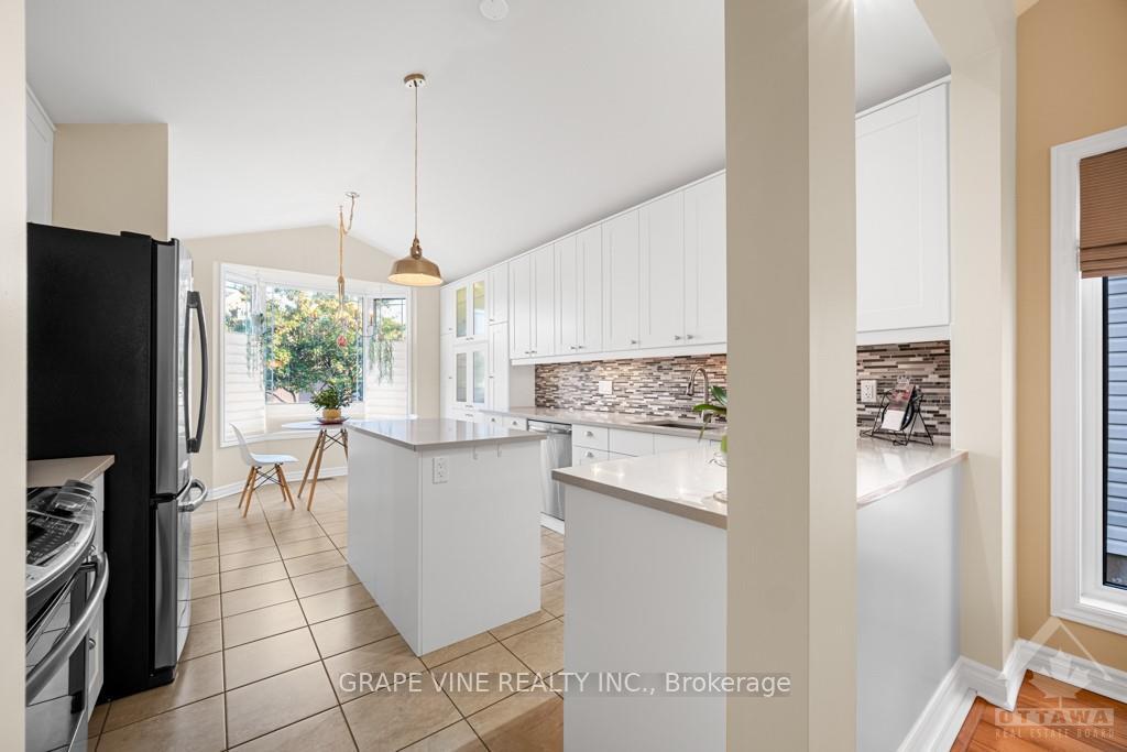 Photo 8 of 331 Nestleton Street, Ottawa, Avalon East — HOMEH