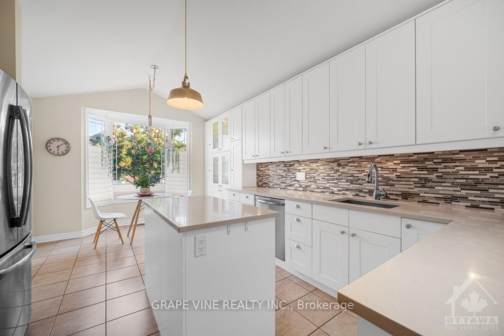 Photo 9 of 331 Nestleton Street, Ottawa, Avalon East — HOMEH