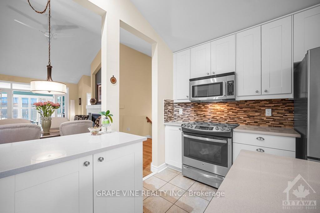 Photo 10 of 331 Nestleton Street, Ottawa, Avalon East — HOMEH
