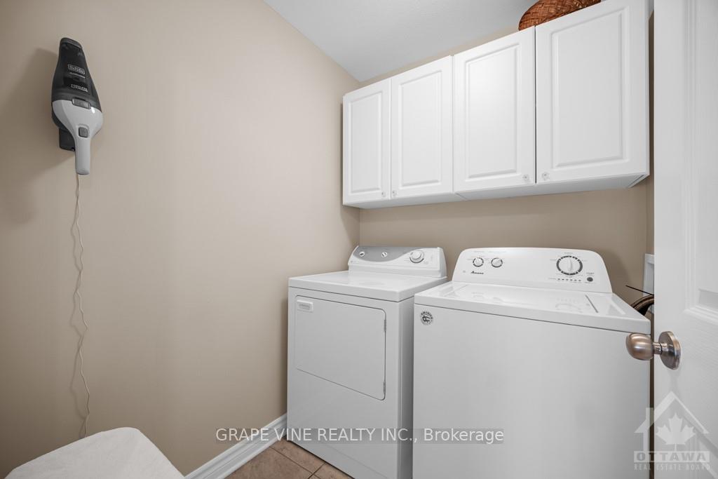 Photo 15 of 331 Nestleton Street, Ottawa, Avalon East — HOMEH