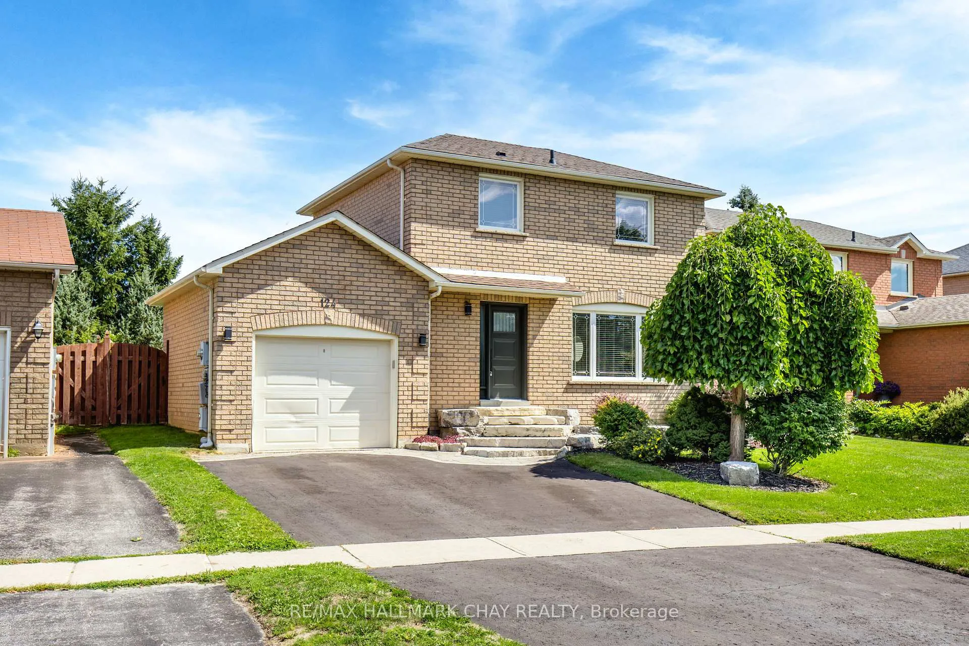 Photo 2 of 124 Brown Street, Barrie, Holly — HOMEH