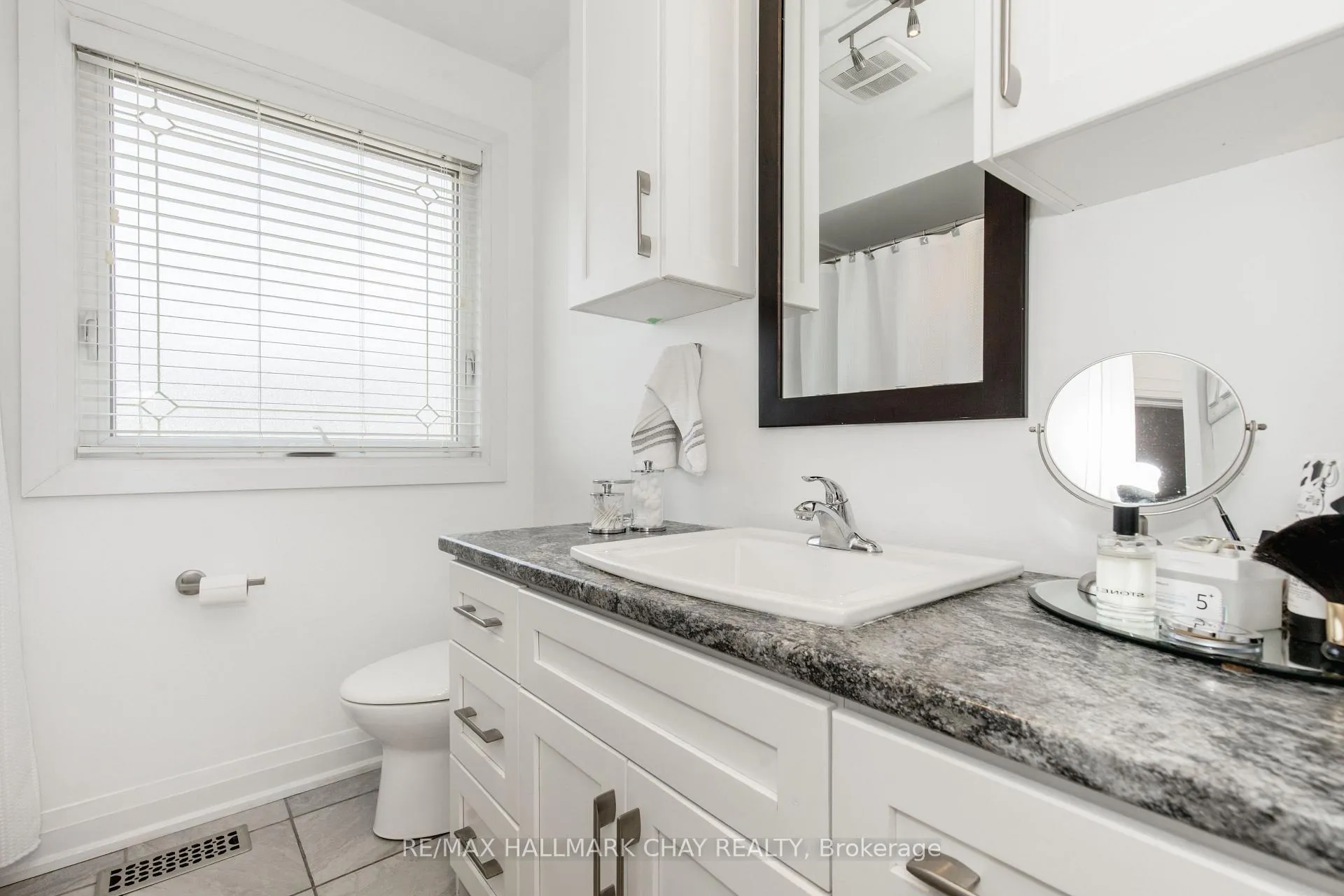 Photo 23 of 124 Brown Street, Barrie, Holly — HOMEH
