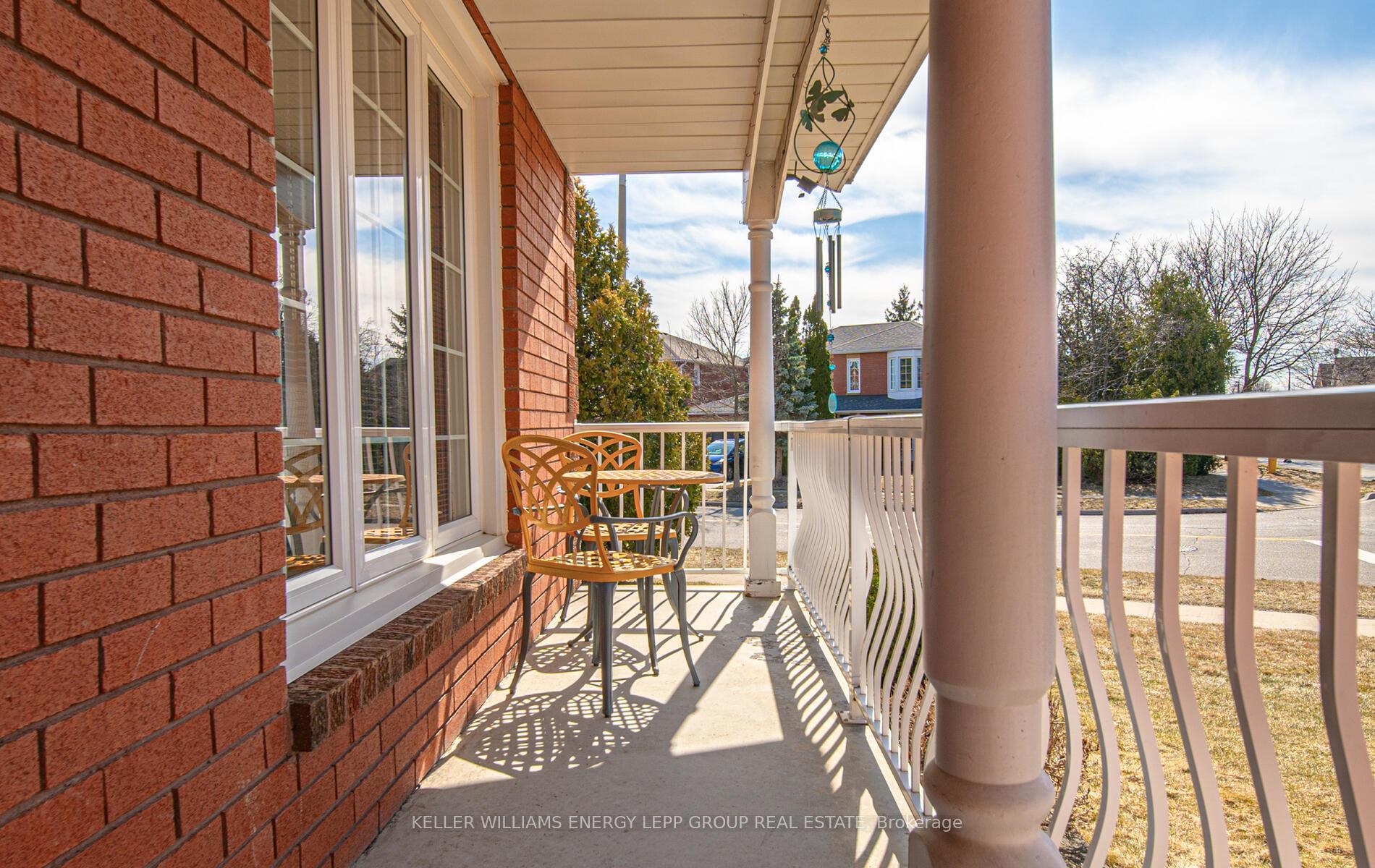 Photo 5 of 37 Eric Clarke Drive, Whitby, Rolling Acres — HOMEH