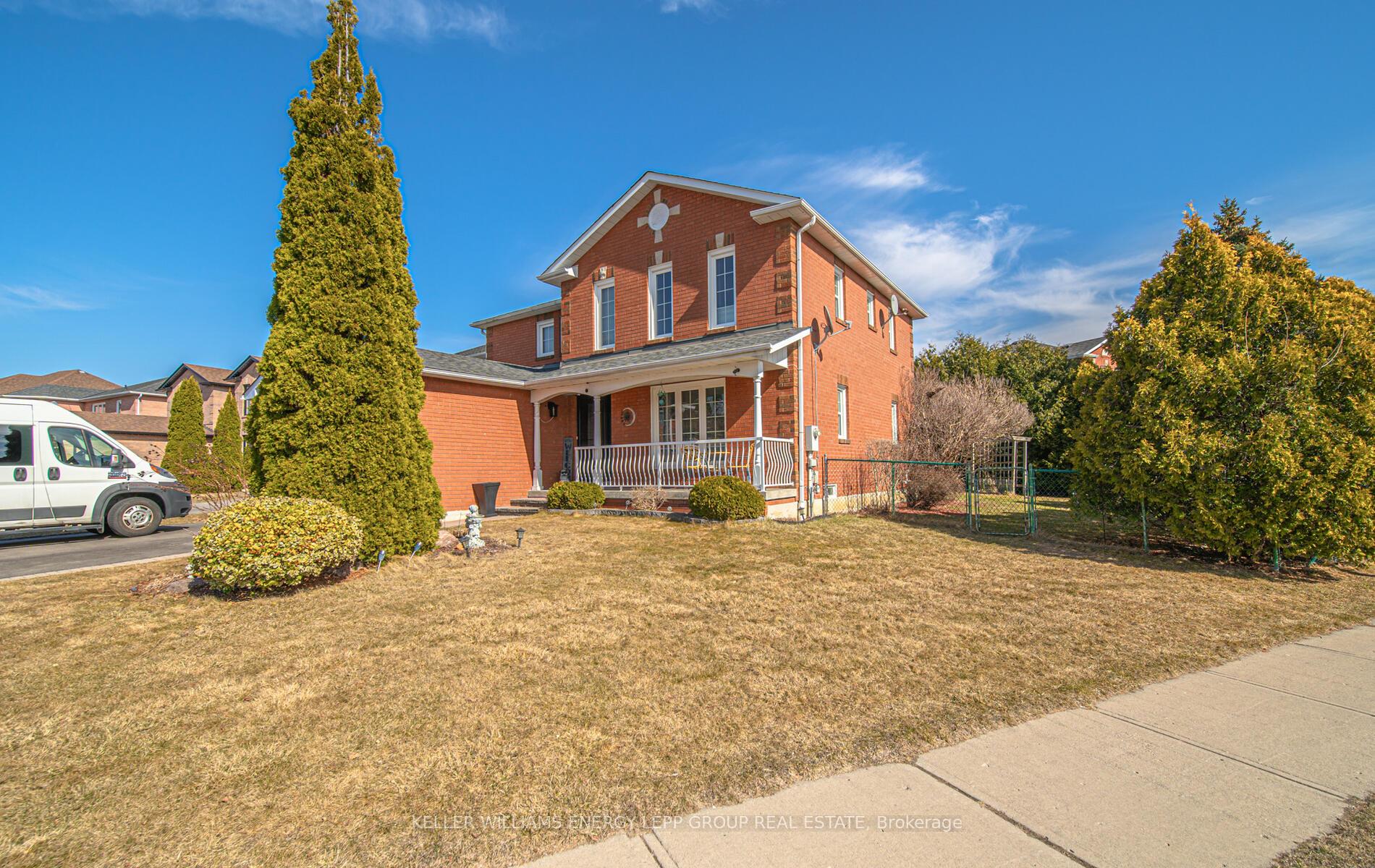 Photo 6 of 37 Eric Clarke Drive, Whitby, Rolling Acres — HOMEH