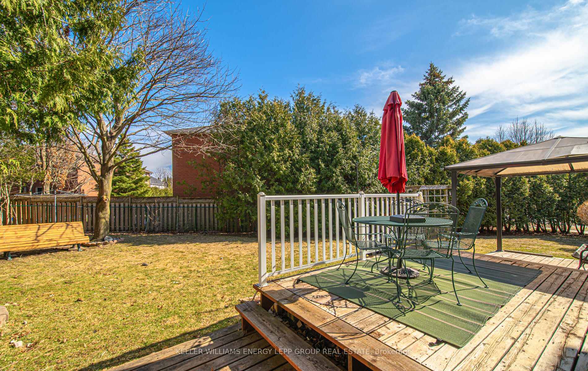 Photo 15 of 37 Eric Clarke Drive, Whitby, Rolling Acres — HOMEH