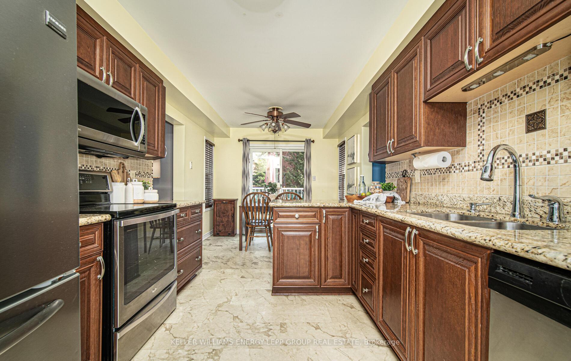 Photo 25 of 37 Eric Clarke Drive, Whitby, Rolling Acres — HOMEH