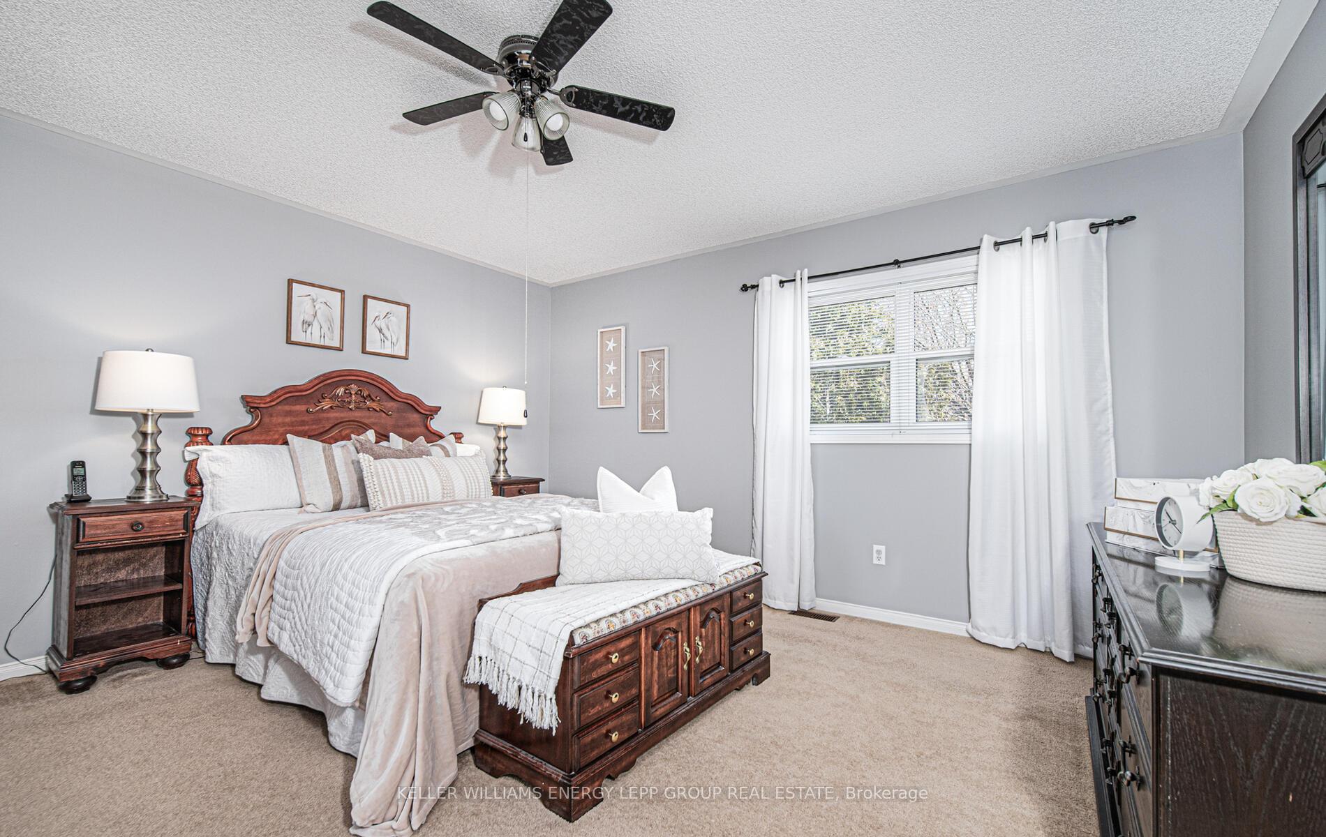 Photo 32 of 37 Eric Clarke Drive, Whitby, Rolling Acres — HOMEH