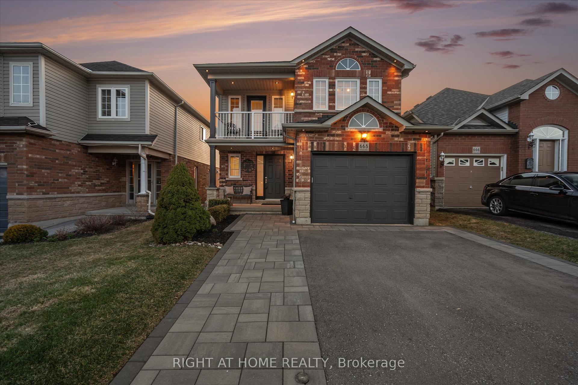 Photo 1 of 668 Blythwood Square, Oshawa, Samac — HOMEH