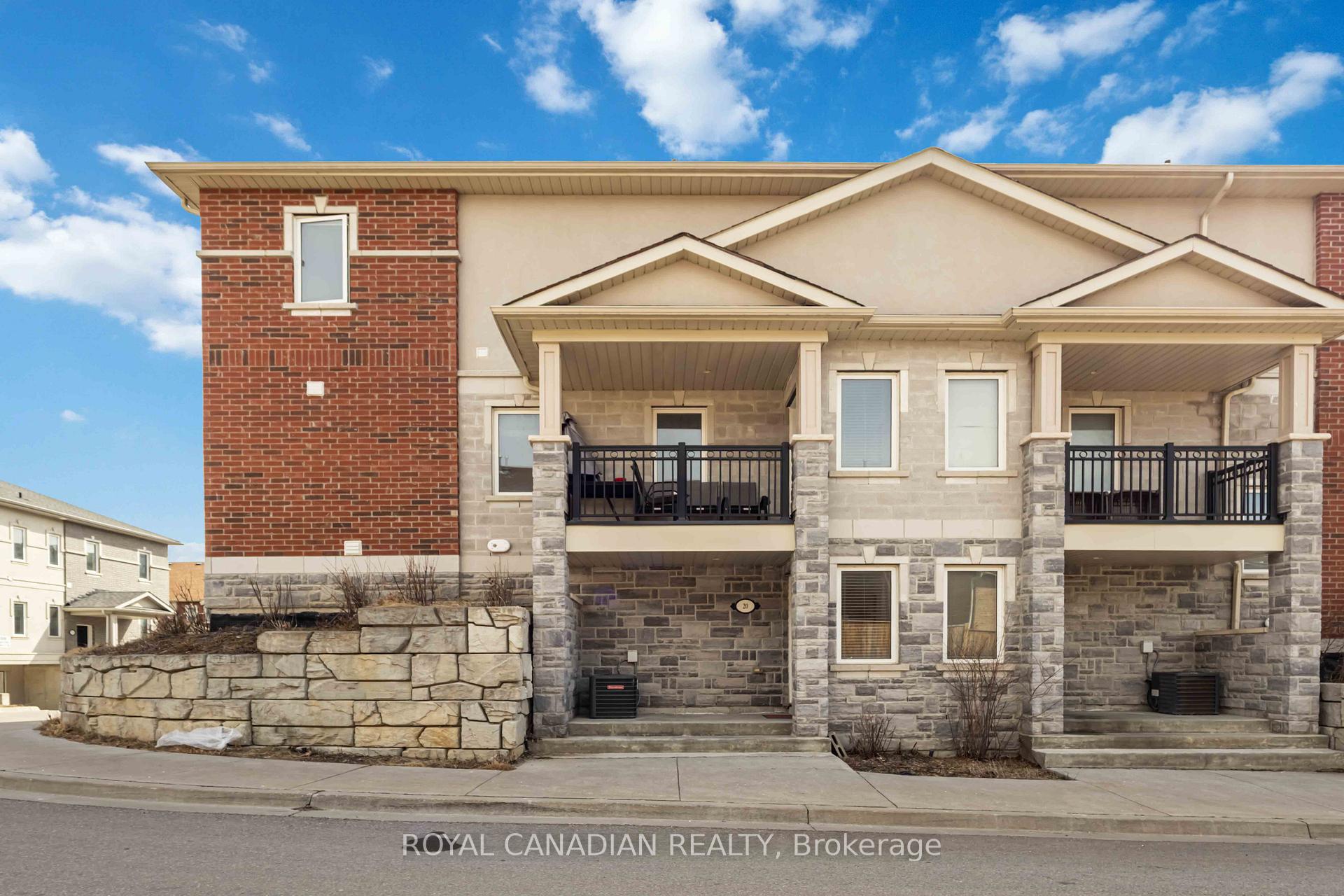 Photo 5 of 20 Dunsley Way, Whitby, Pringle Creek — HOMEH