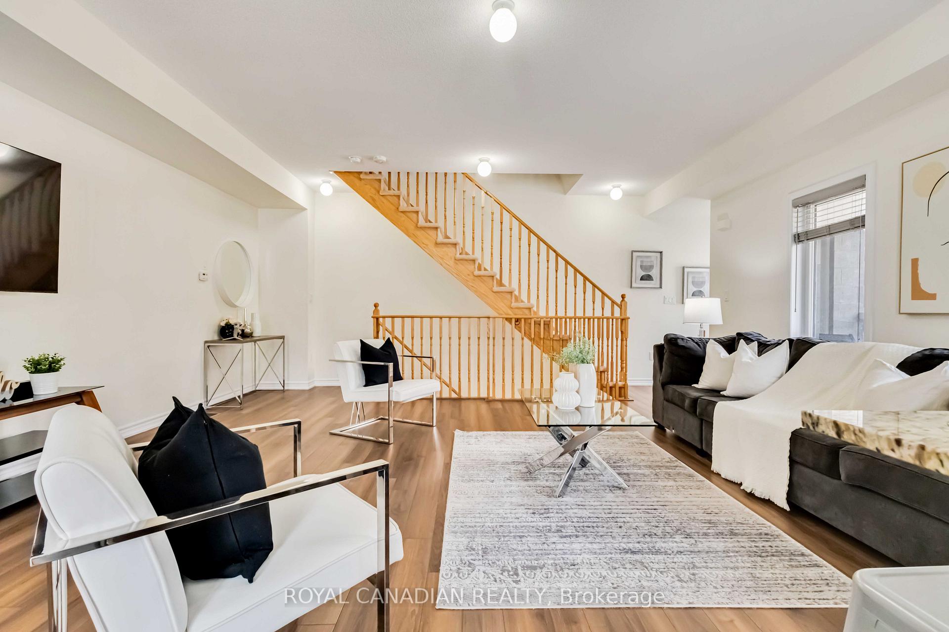 Photo 10 of 20 Dunsley Way, Whitby, Pringle Creek — HOMEH