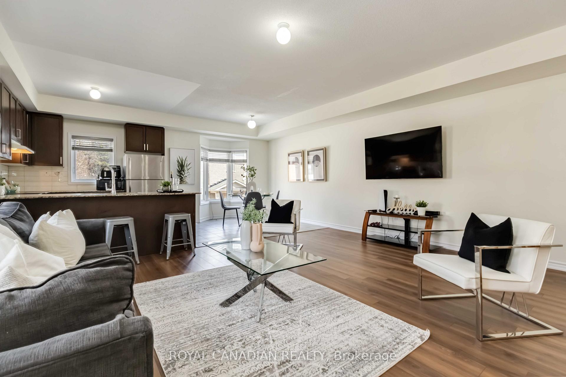 Photo 14 of 20 Dunsley Way, Whitby, Pringle Creek — HOMEH