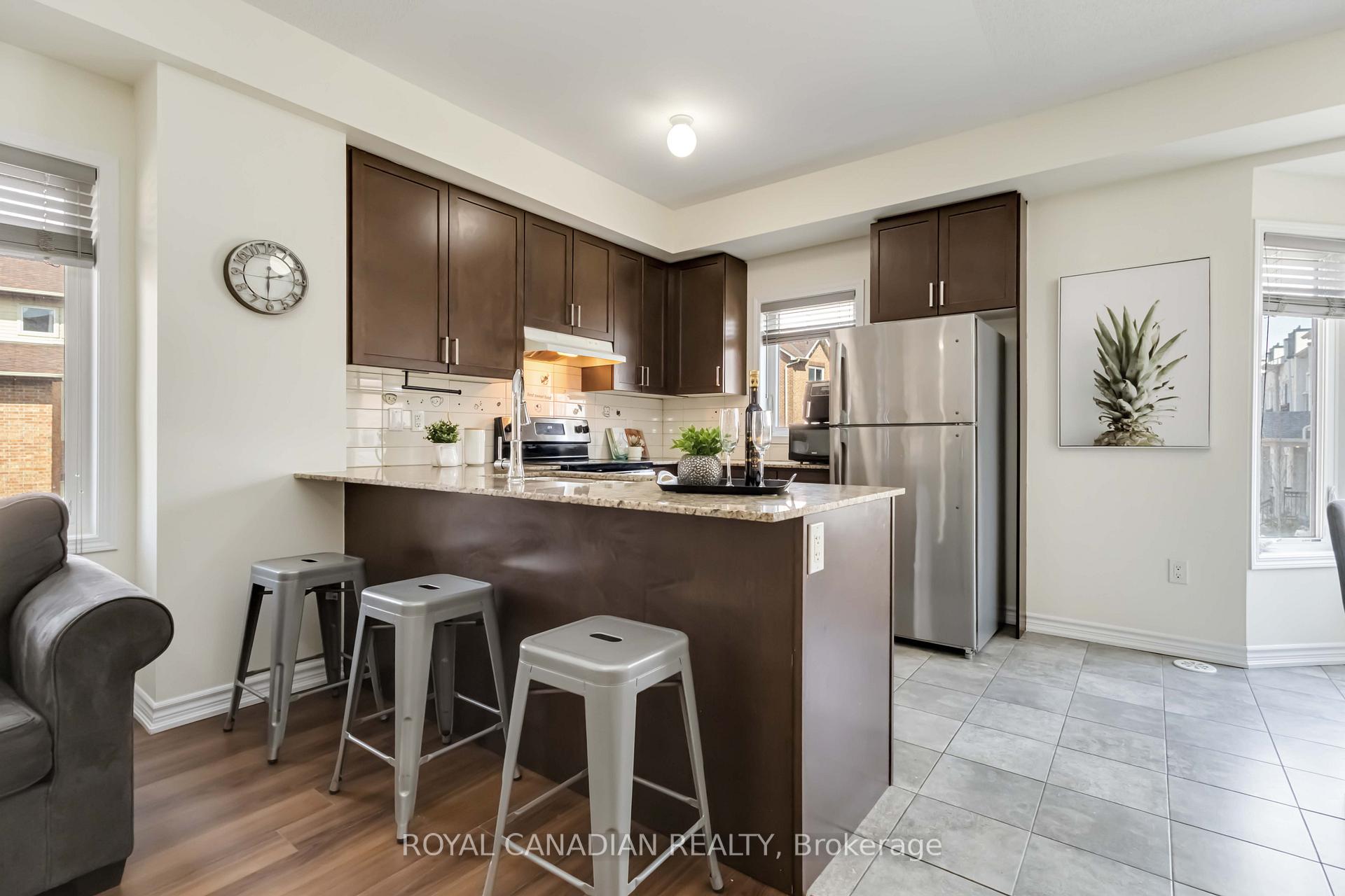 Photo 19 of 20 Dunsley Way, Whitby, Pringle Creek — HOMEH