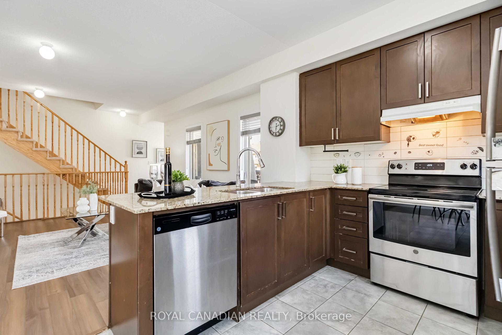 Photo 23 of 20 Dunsley Way, Whitby, Pringle Creek — HOMEH