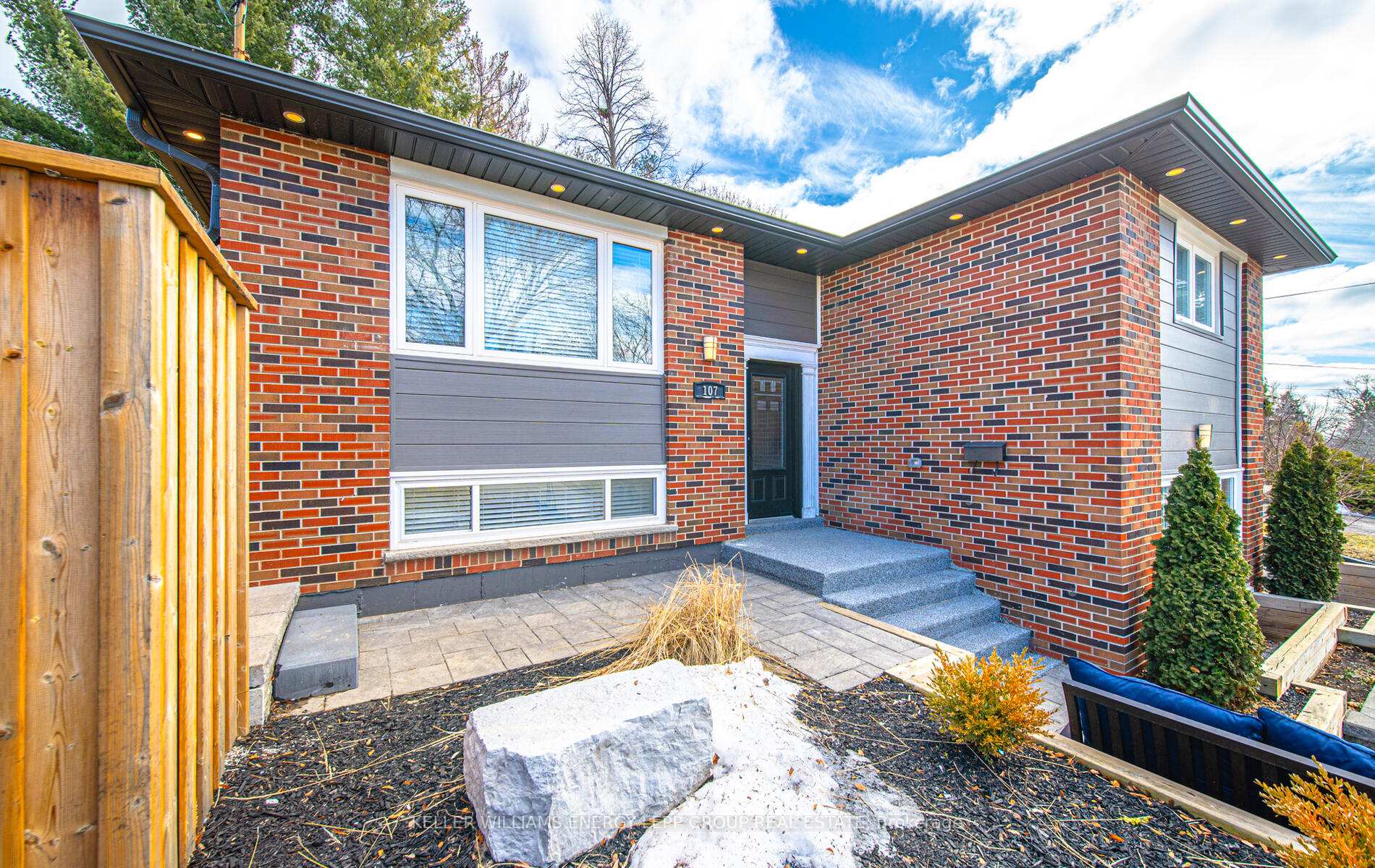 Photo 5 of 107 Springdale Crescent, Oshawa, Donevan — HOMEH