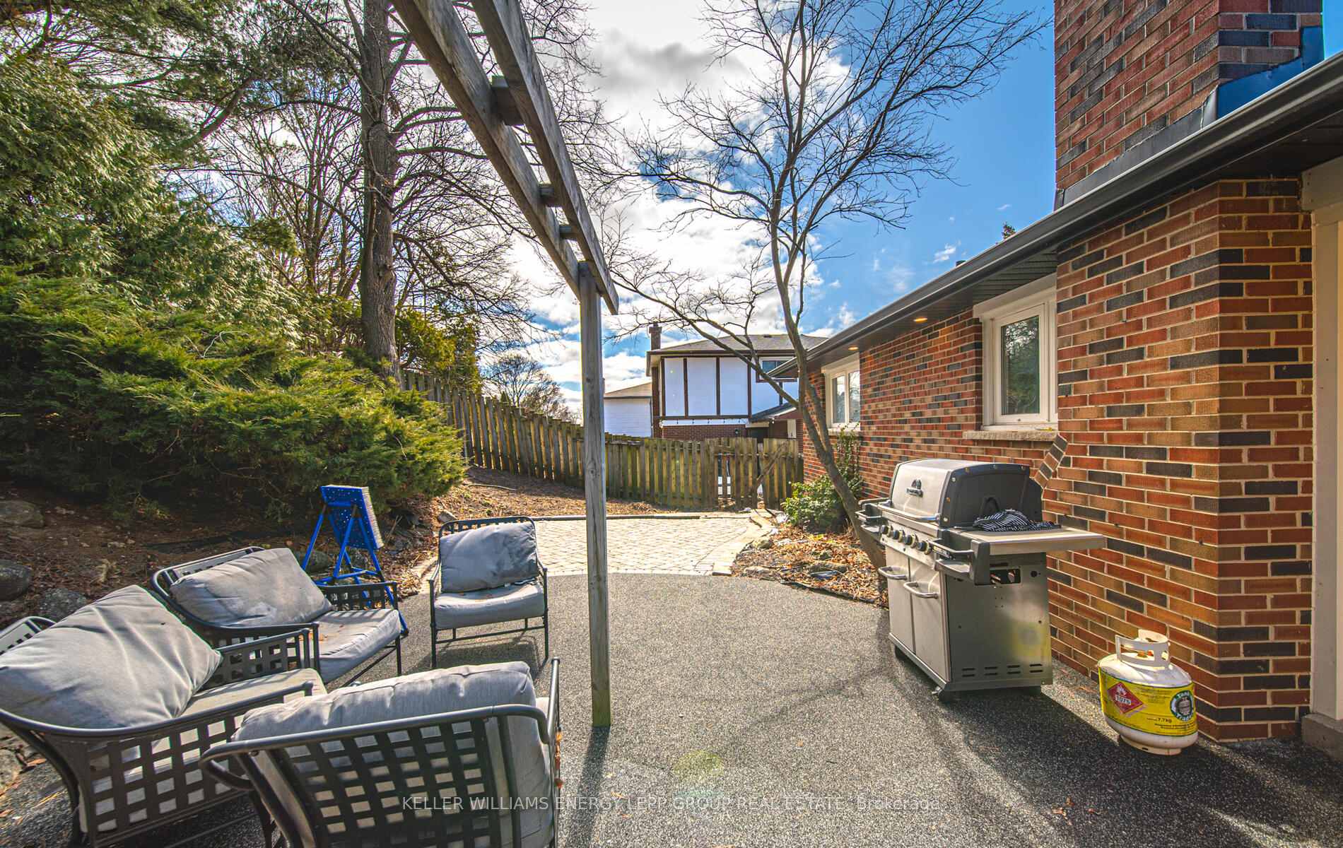 Photo 8 of 107 Springdale Crescent, Oshawa, Donevan — HOMEH
