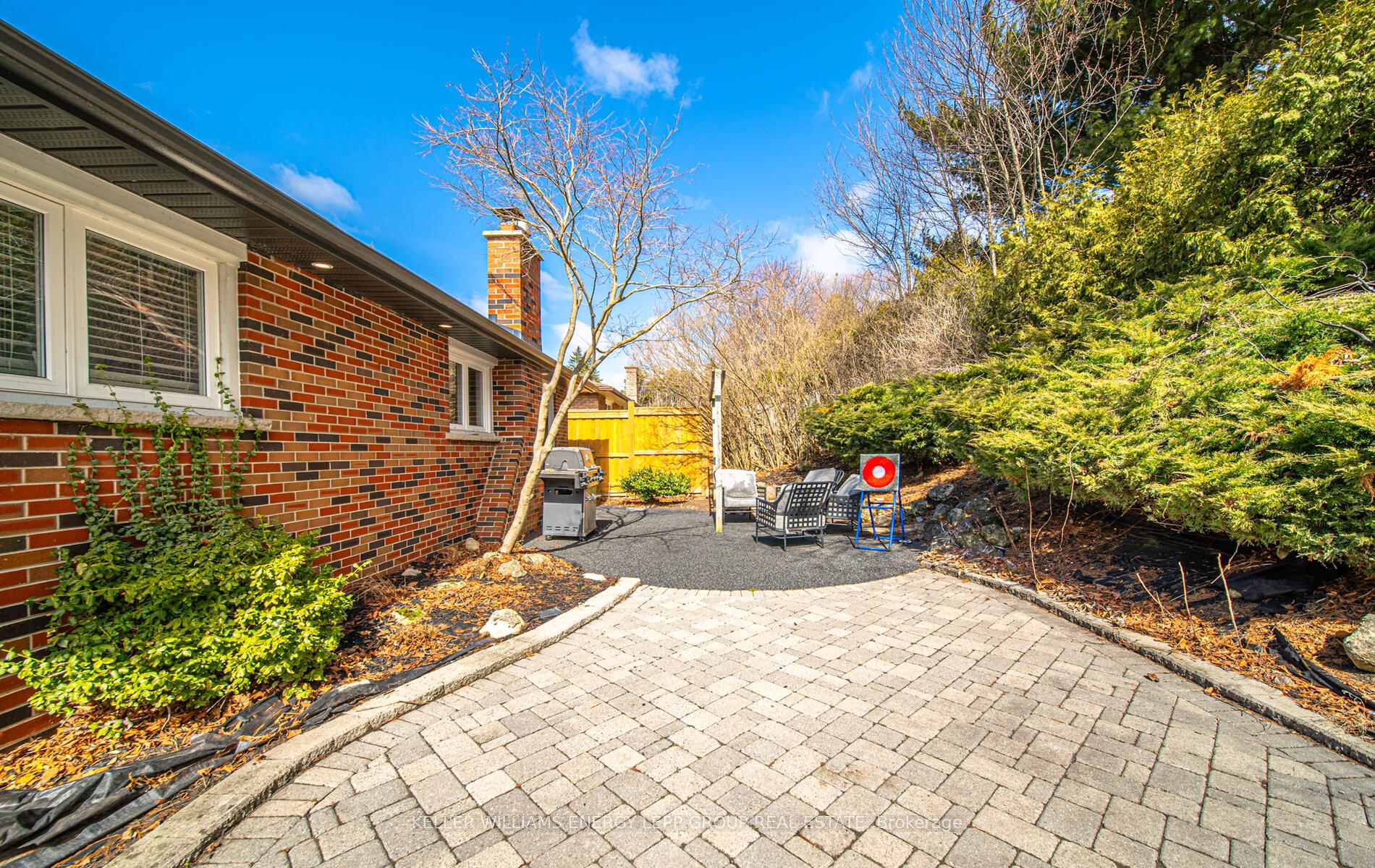 Photo 9 of 107 Springdale Crescent, Oshawa, Donevan — HOMEH