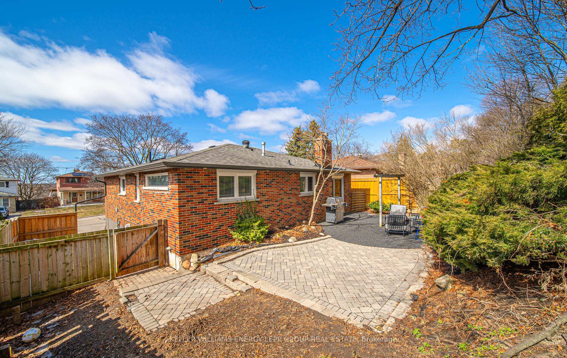 Photo 10 of 107 Springdale Crescent, Oshawa, Donevan — HOMEH
