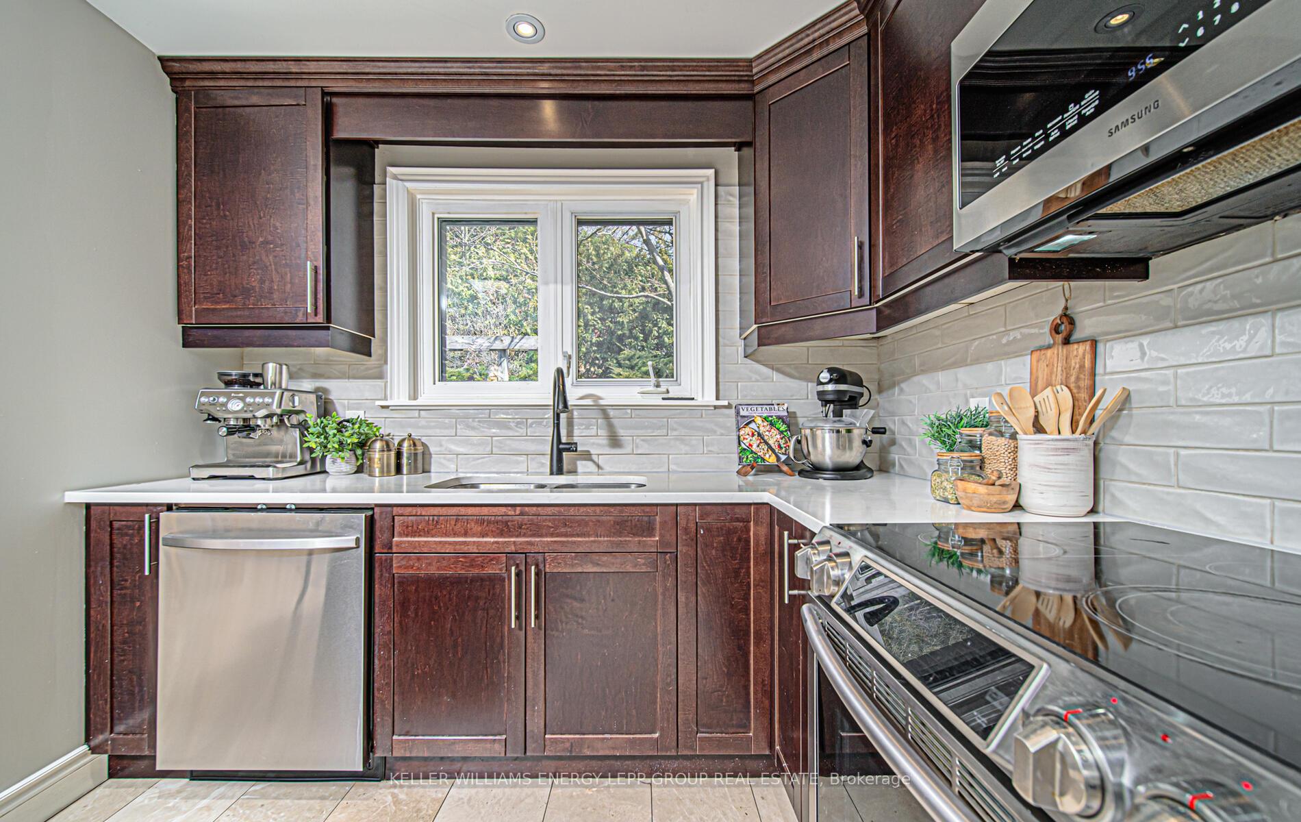 Photo 15 of 107 Springdale Crescent, Oshawa, Donevan — HOMEH