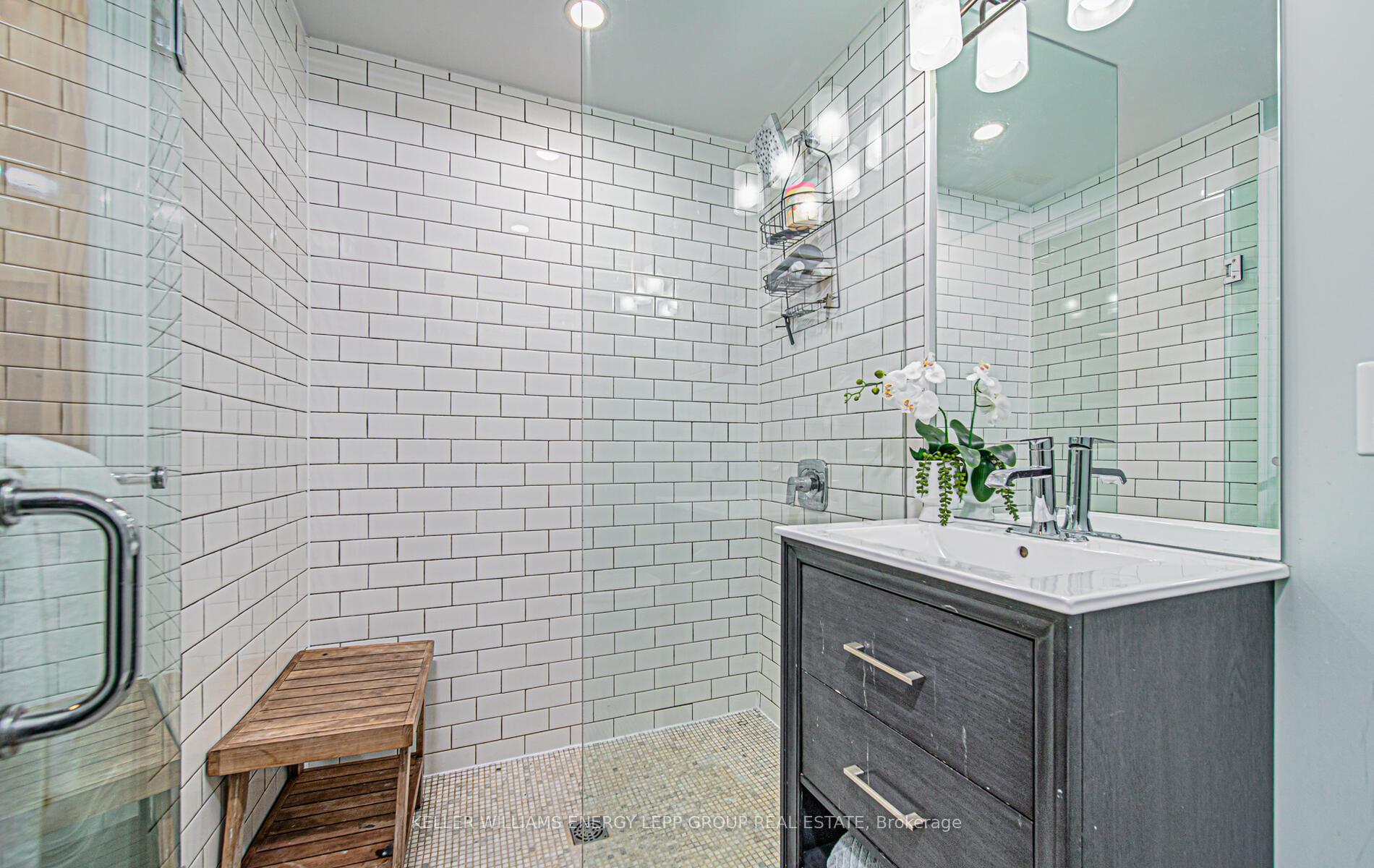 Photo 38 of 107 Springdale Crescent, Oshawa, Donevan — HOMEH