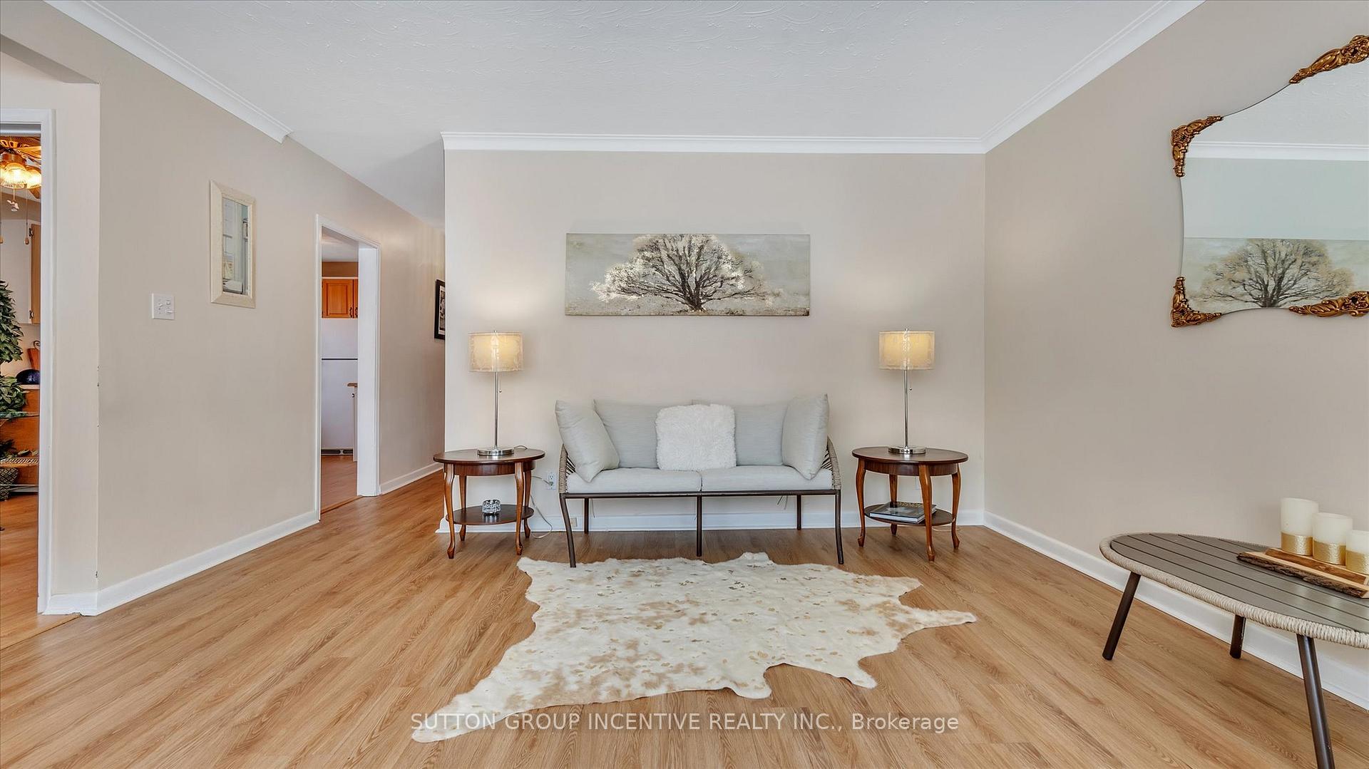 Photo 7 of 8 Webster Drive, Aurora, Aurora Highlands — HOMEH