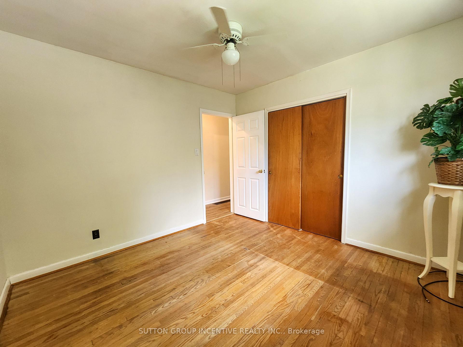 Photo 18 of 8 Webster Drive, Aurora, Aurora Highlands — HOMEH