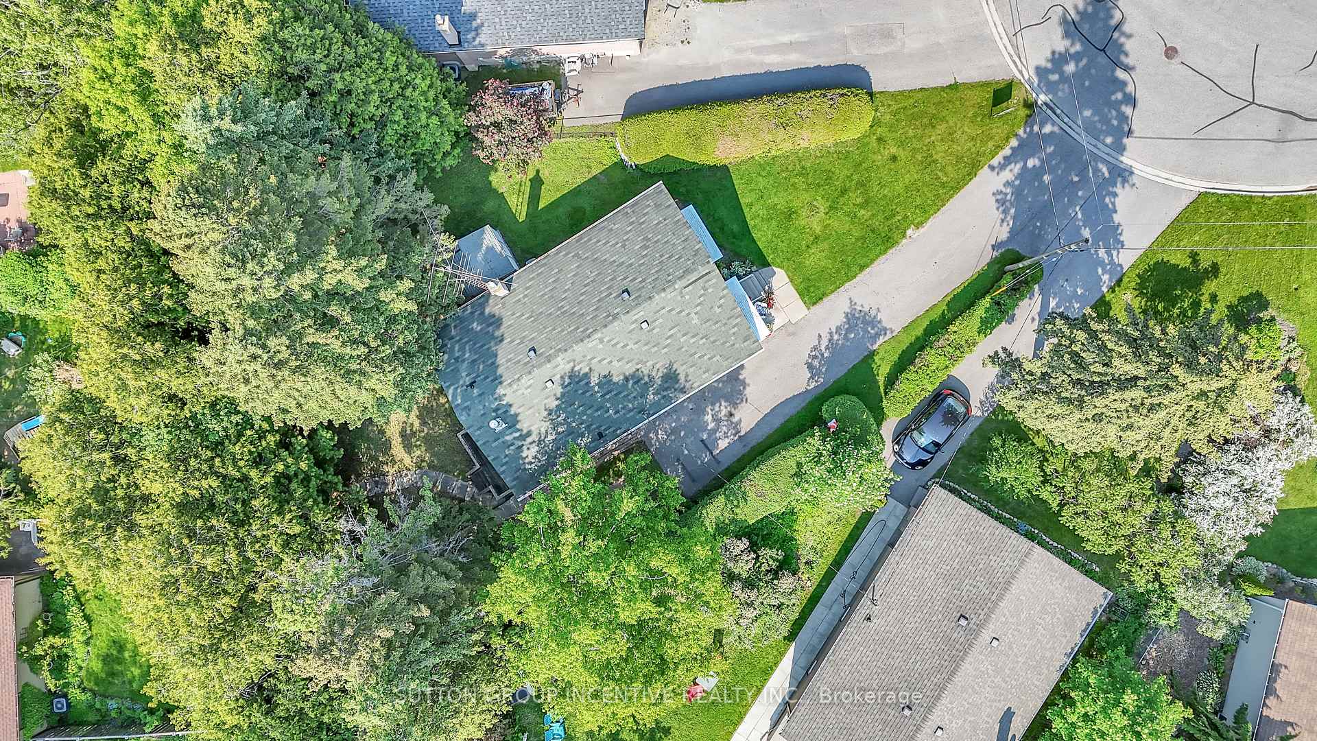 Photo 25 of 8 Webster Drive, Aurora, Aurora Highlands — HOMEH