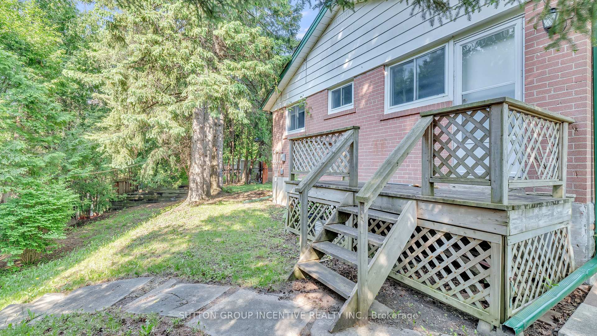 Photo 26 of 8 Webster Drive, Aurora, Aurora Highlands — HOMEH