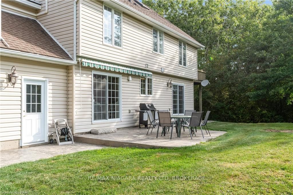 Photo 22 of 851 Carl Road, Welland, Cooks Mills — HOMEH