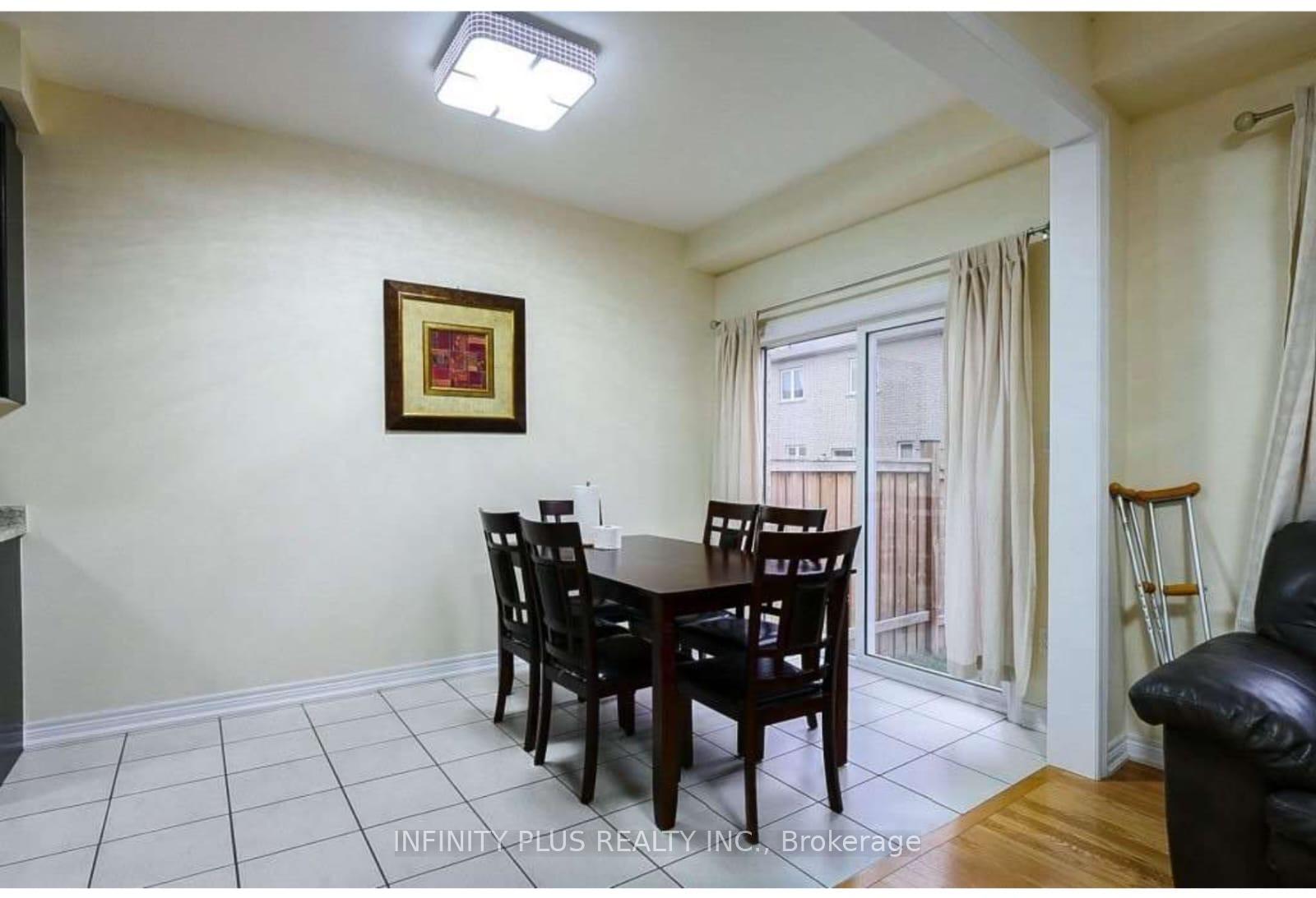 Photo 3 of 59 Banbridge Crescent, Brampton, Credit Valley — HOMEH
