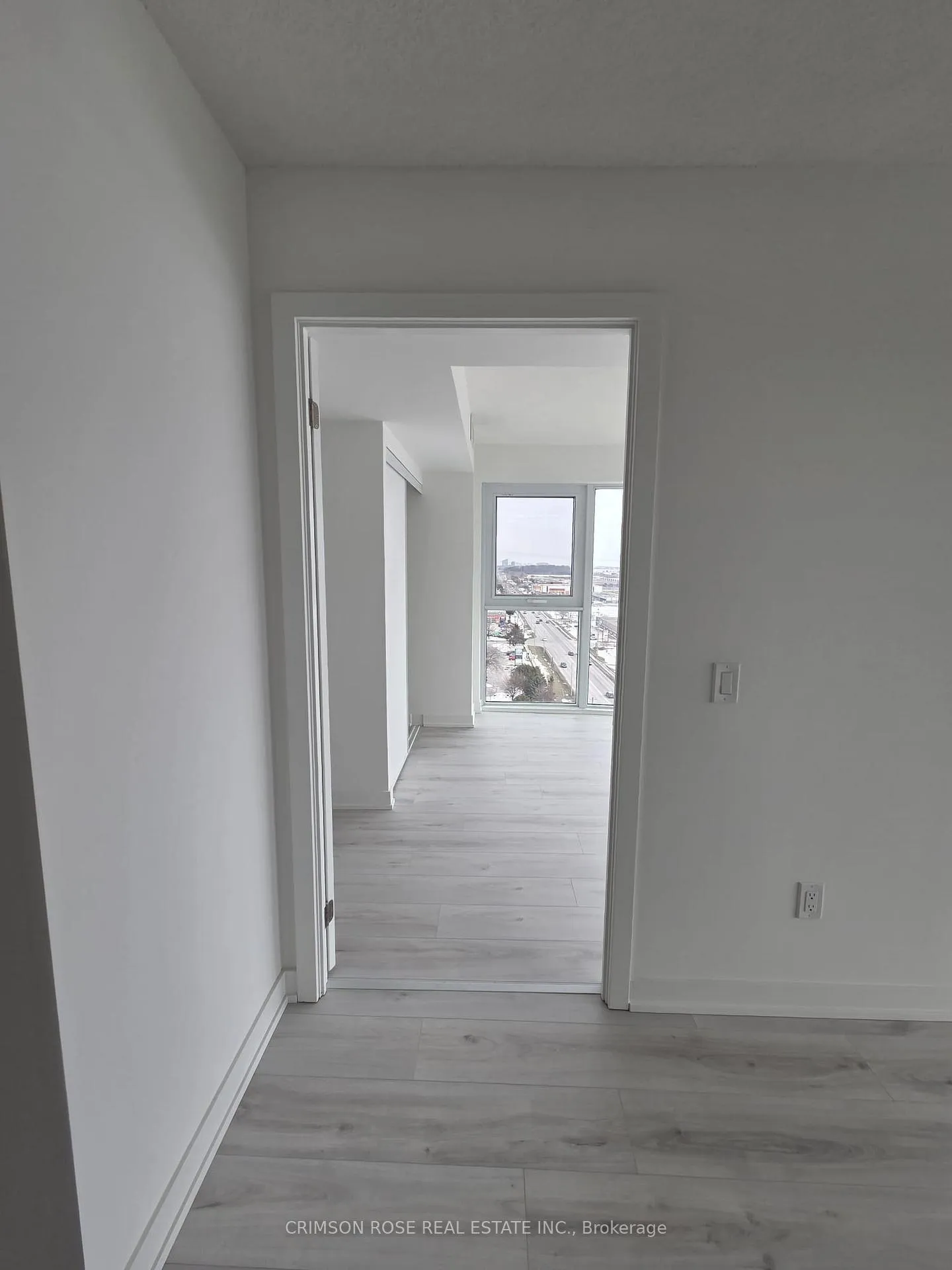 Photo 4 of Unit 1305, 1010 Sandy Beach Rd, Pickering, Bay Ridges — HOMEH