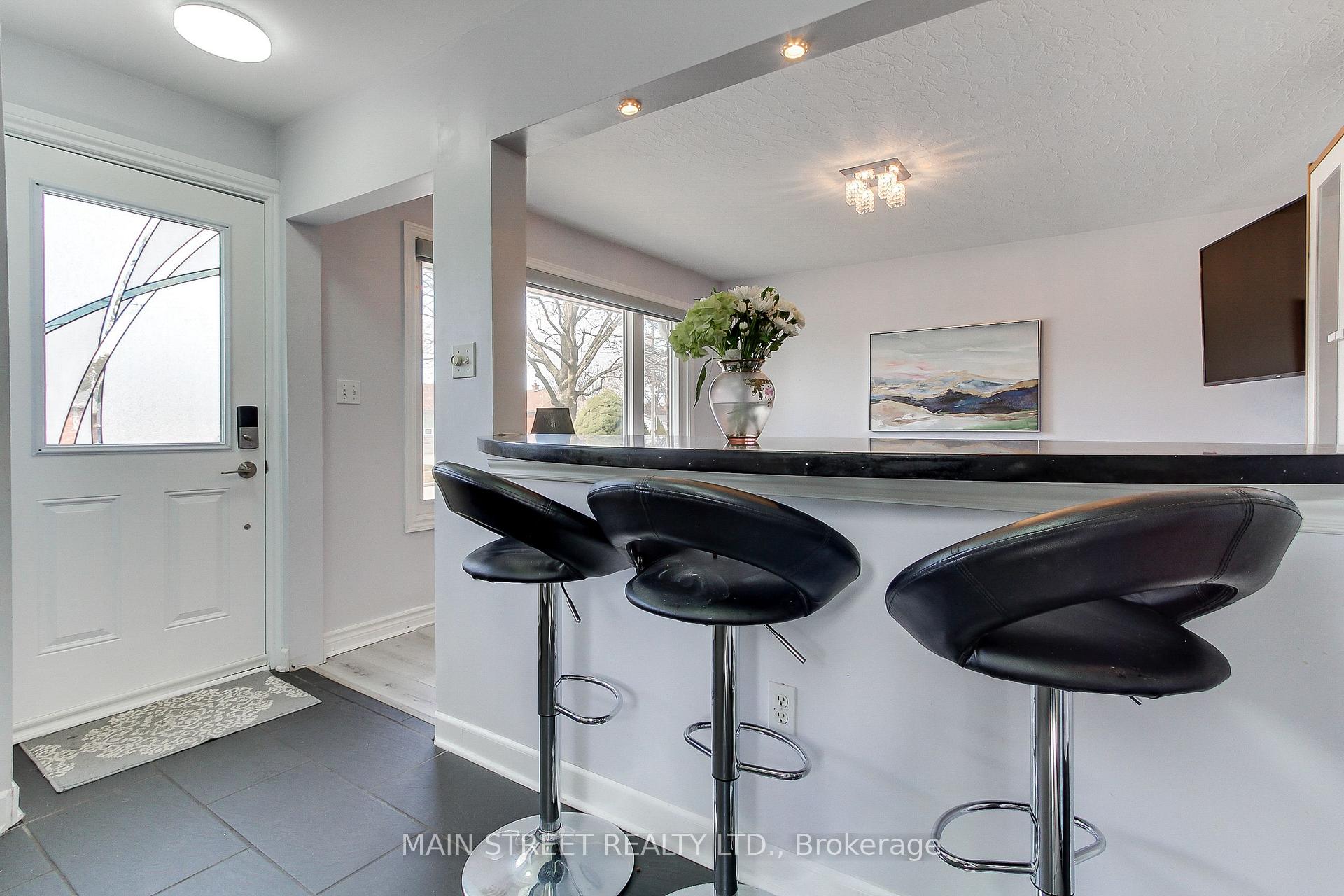 Photo 5 of 255 Windsor Street, Oshawa, Donevan — HOMEH