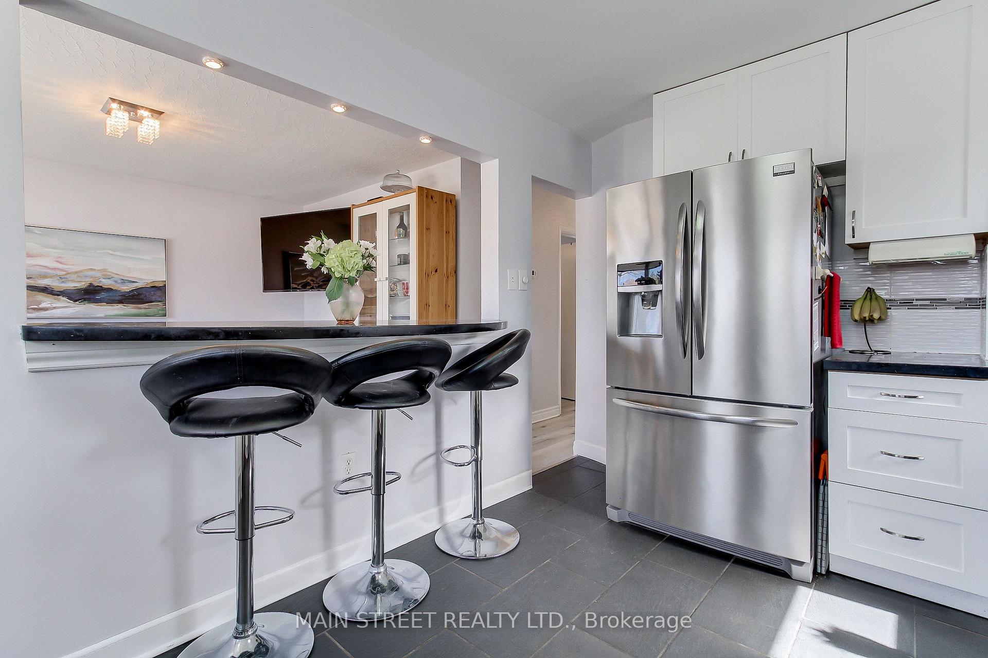 Photo 11 of 255 Windsor Street, Oshawa, Donevan — HOMEH