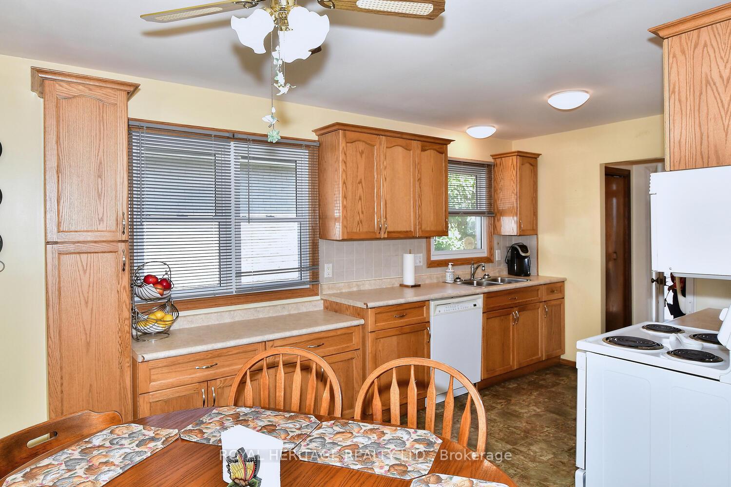 Photo 11 of 1147 Chemong Road, Peterborough, Northcrest Ward 5 — HOMEH